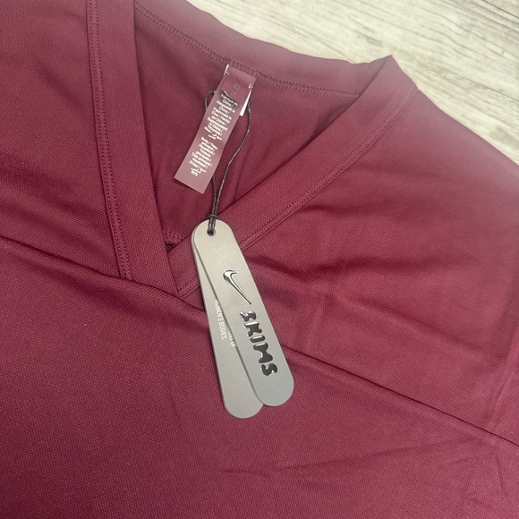 NikeSKIMS Airy Shirt - Picture 10 of 10